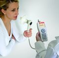 Handheld spirometer for portable lung function testing