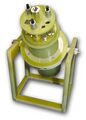 Non-metallic tiltable cryostat